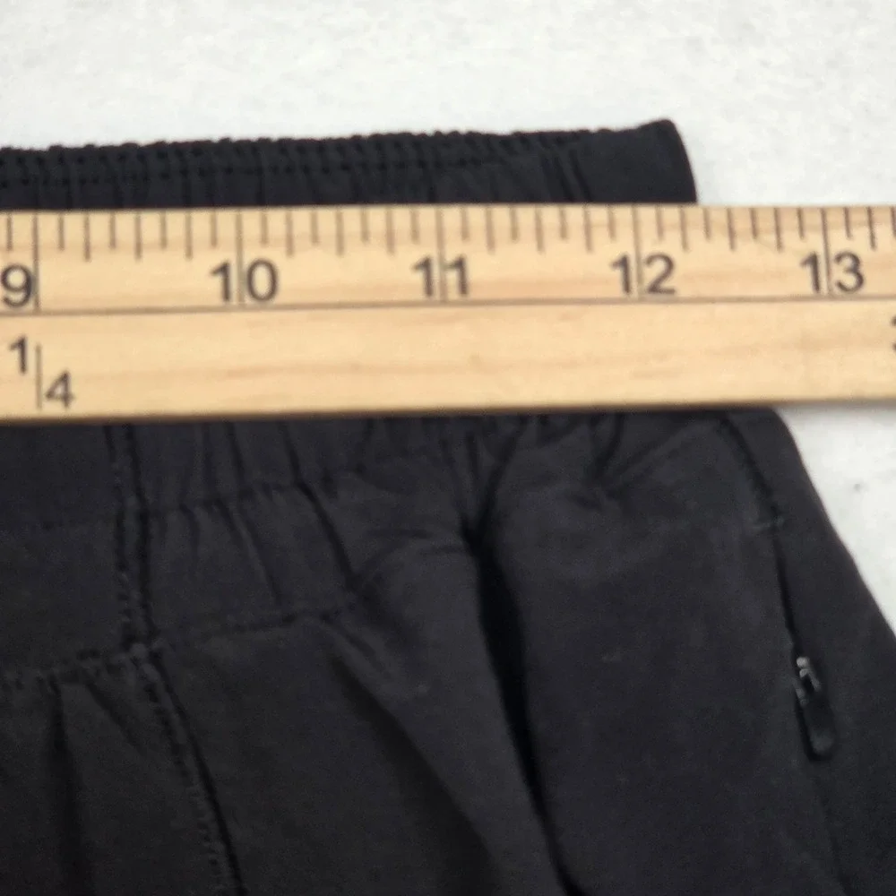 Lululemon Hotty Hot Shorts Women 6 Black Low Rise 3.5